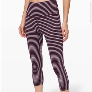 lululemon | wunder under crop 21" — cranberry stripe
